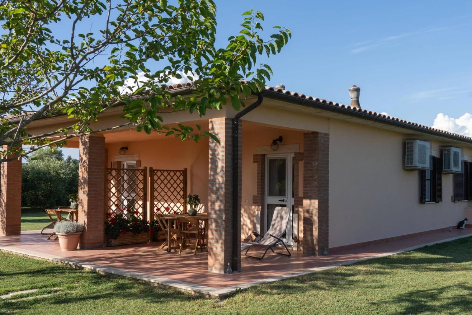 Agriturismo Lungo Albegna Manciano Exteriör bild